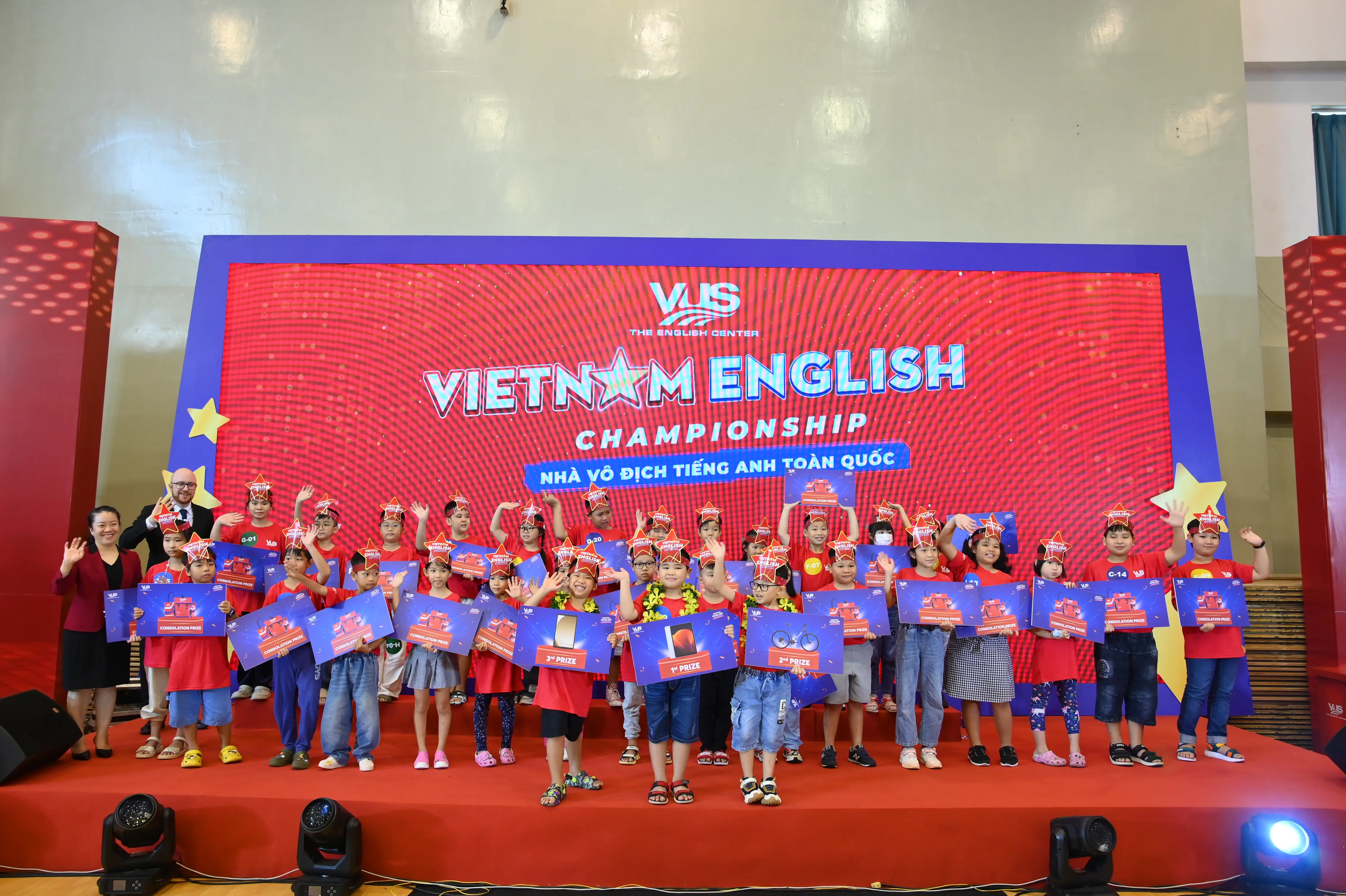 Đấu trường Anh ngữ toàn quốc Vietnam English Championship tại VUS
