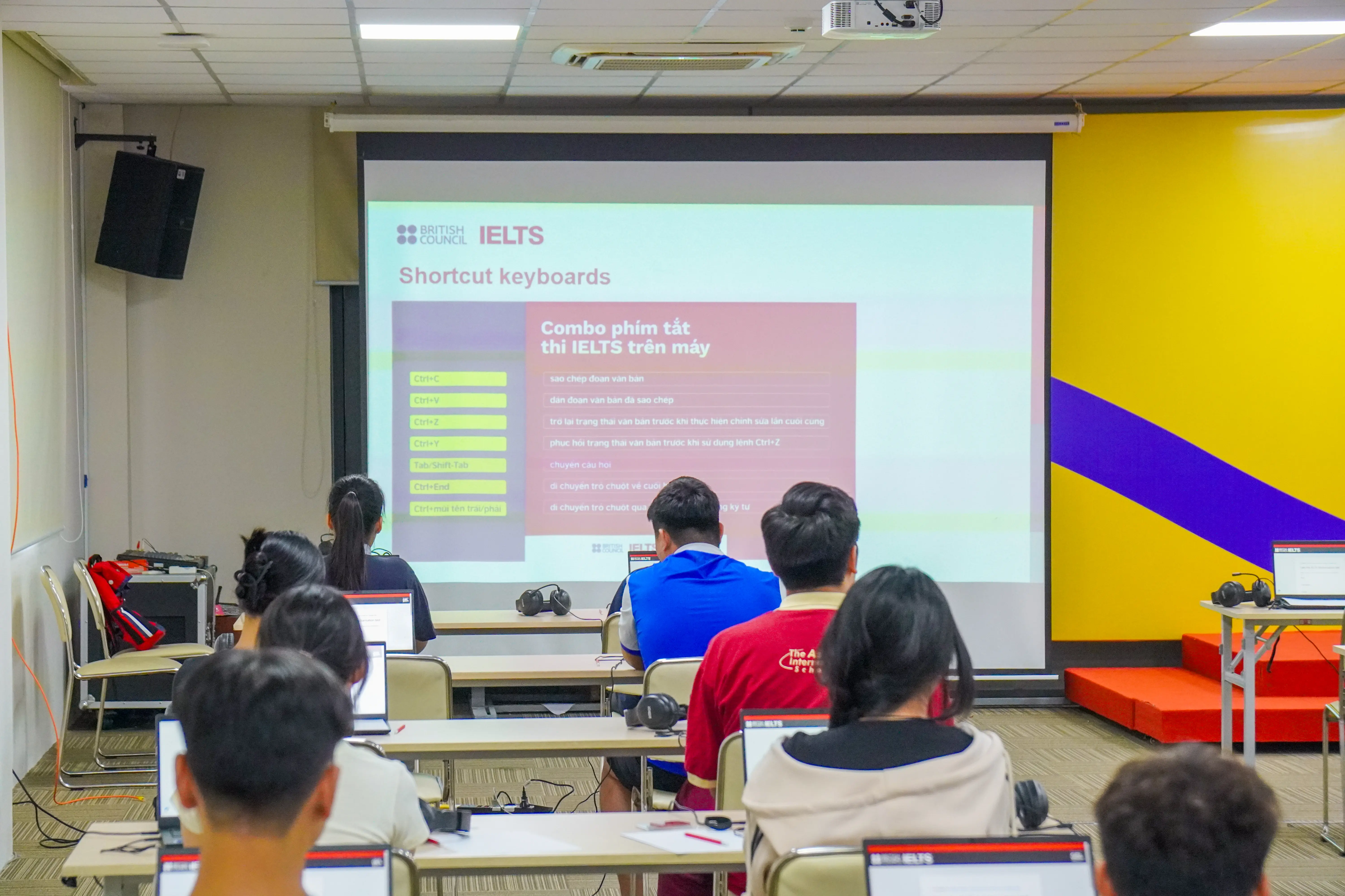 Thi thử IELTS mock test tại VUS